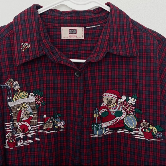 Vintage Christmas embroidered red and blue flannel - Picture 3 of 4